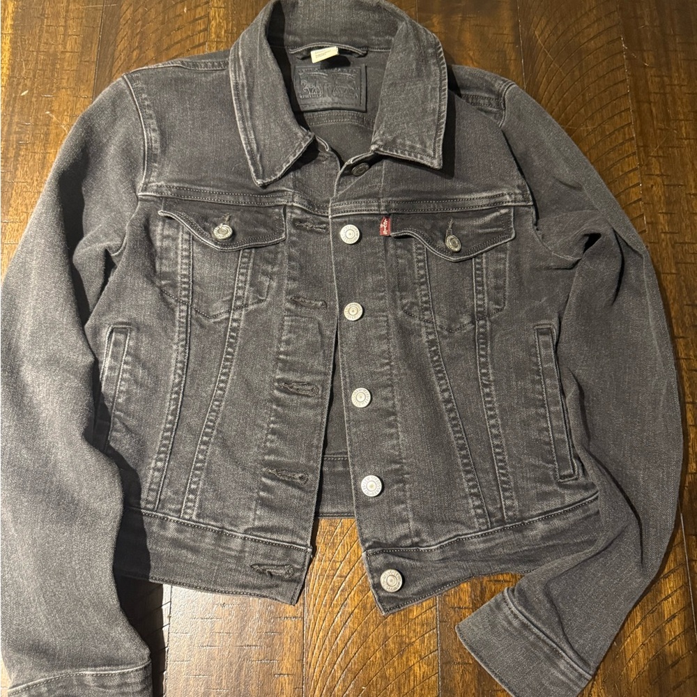 Classic Black Levi’s Denim Jacket